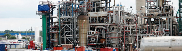 une centrale pétrolière