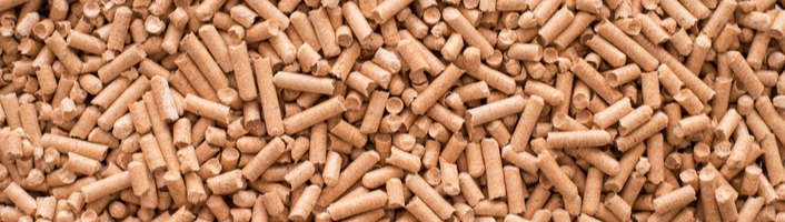 focus en gros plan sur du bois pellets
