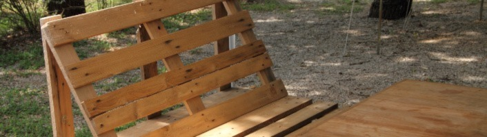 banquette d'extérieur en palette de bois
