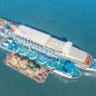 navire dans les eaux transportant de la marchandise