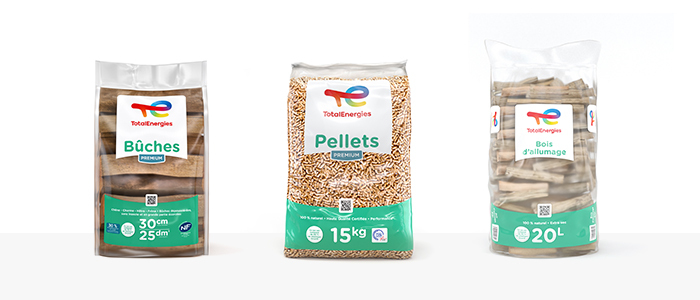 trois sacs de pellets bûches et bois de chauffage