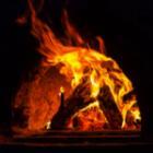 feu de bois dans une cheminée