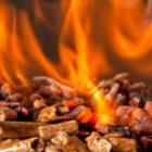 pellets de bois enflammés