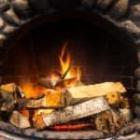 feu de bois dans une cheminée