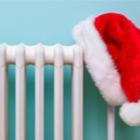bonnet de noël sur un radiateur