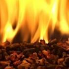 pellets de bois enflammés