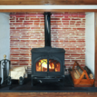 poêle à bois dans une cheminée