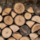 Stère de bois de chauffage rangé