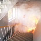 escalier d'une maison en feu