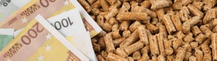 billets d'euros enfouis dans du pellets