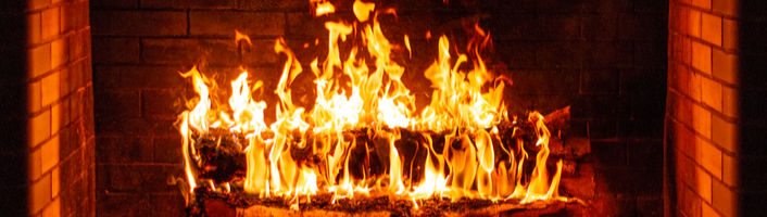 un feu de cheminée