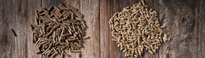 quatre tas de granulés de bois différents