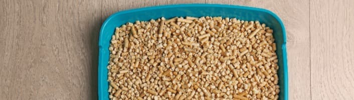 litière pour chat remplie de pellets