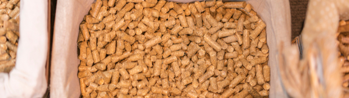 focus d'un bac rempli de pellets