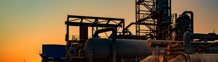 une centrale pétrolière